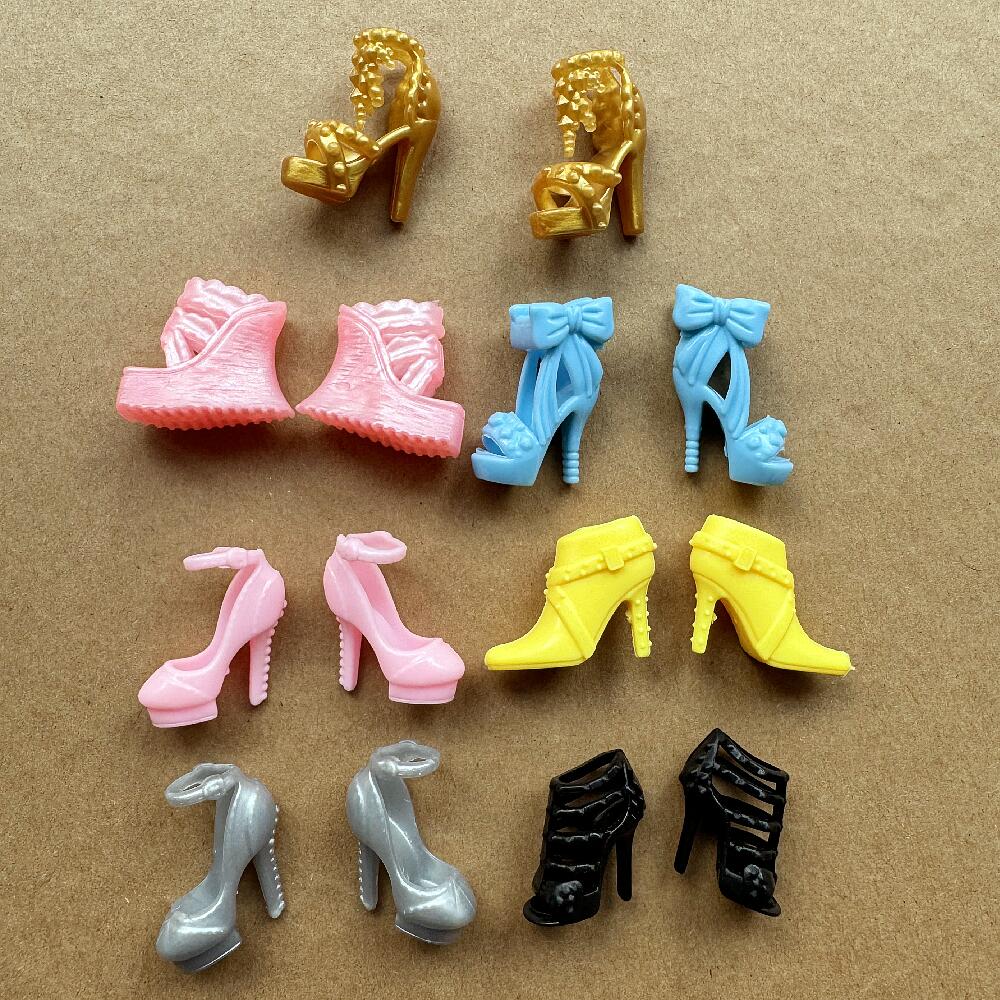 Vintage Collectible Barbies - Scarpe da bambola Barbi in scala